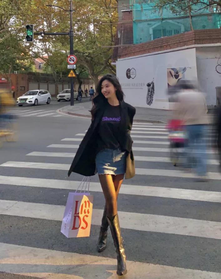 冬天如何穿黑丝，性感、不俗还保暖的那种？