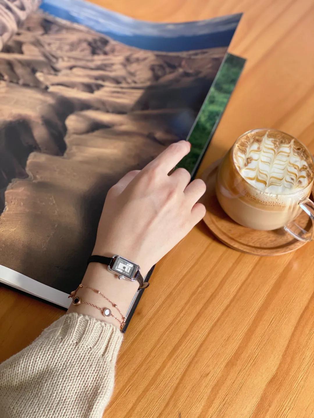 送这被夸有品位!三吉彩花同款腕表,女友戴了爱不释手