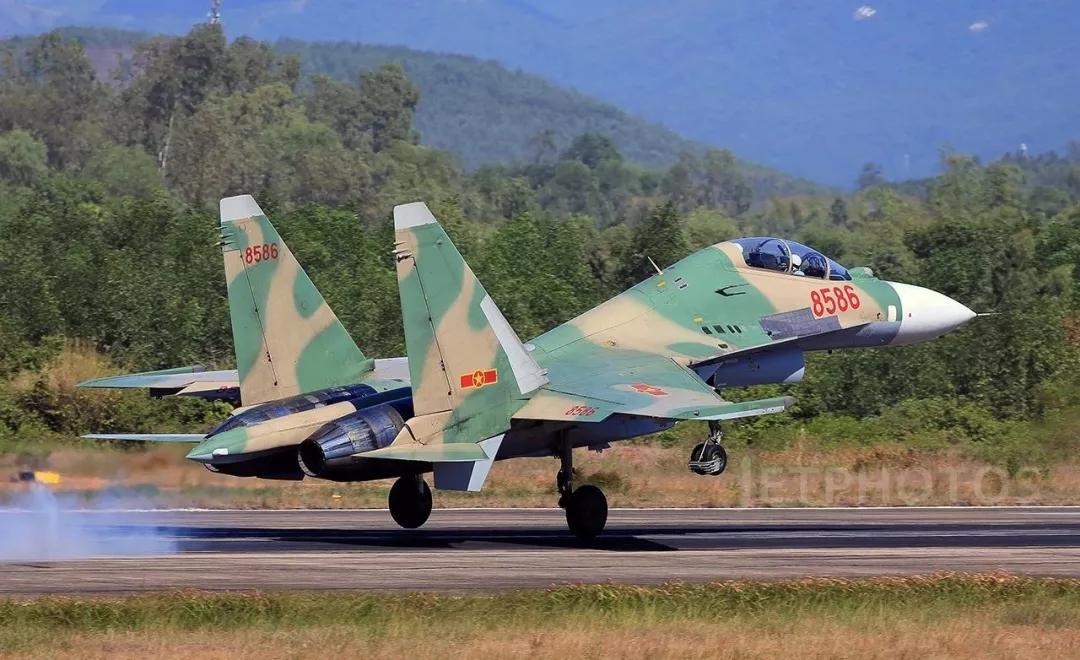 美国航母北约演练俄怎样应对,无人机对付美国航母