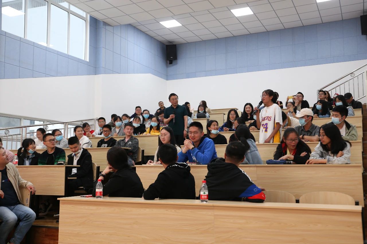 成都七中前端老师,四川成都七中教师线上课