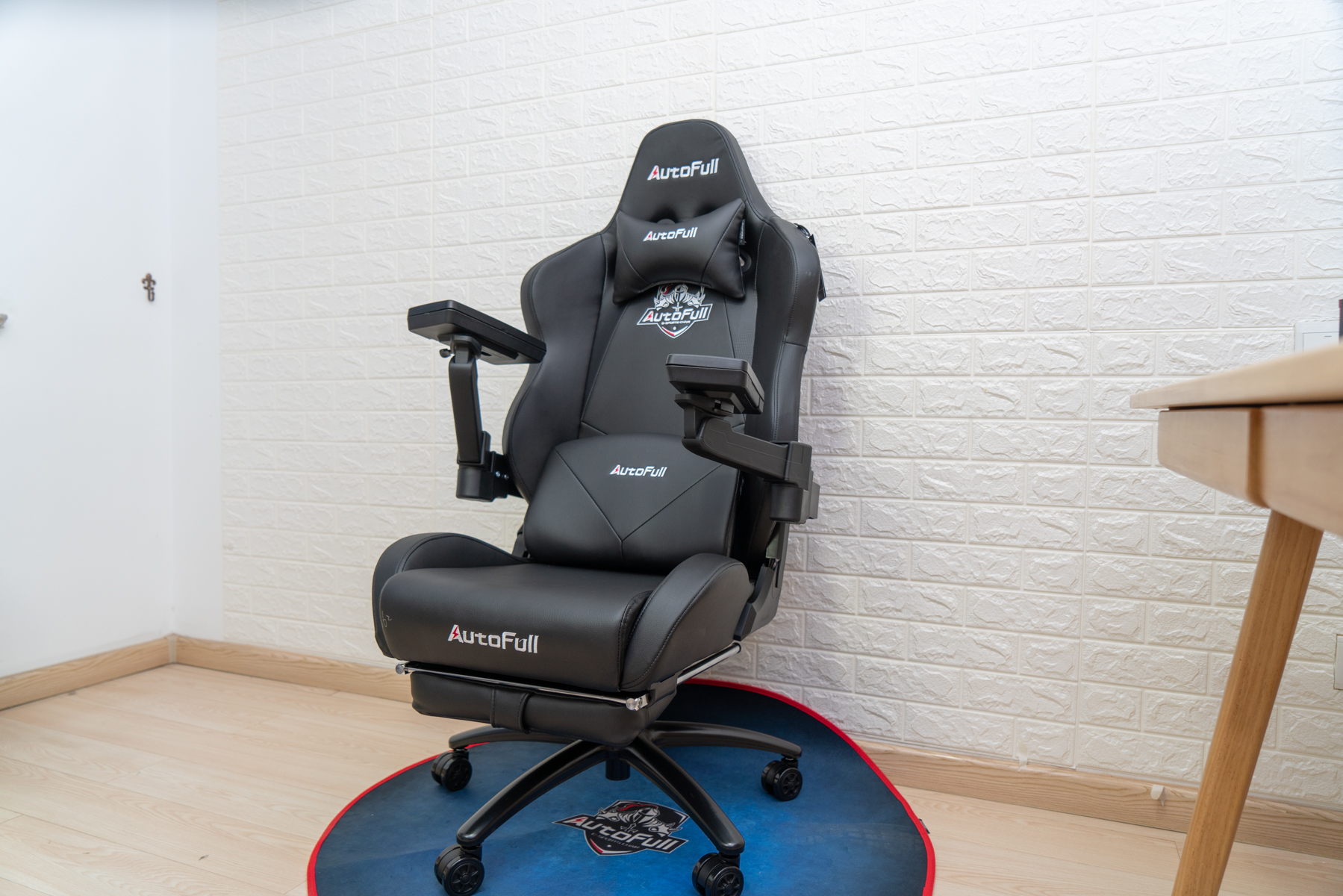 傲风透气电竞椅,椅子就坐傲风电竞椅