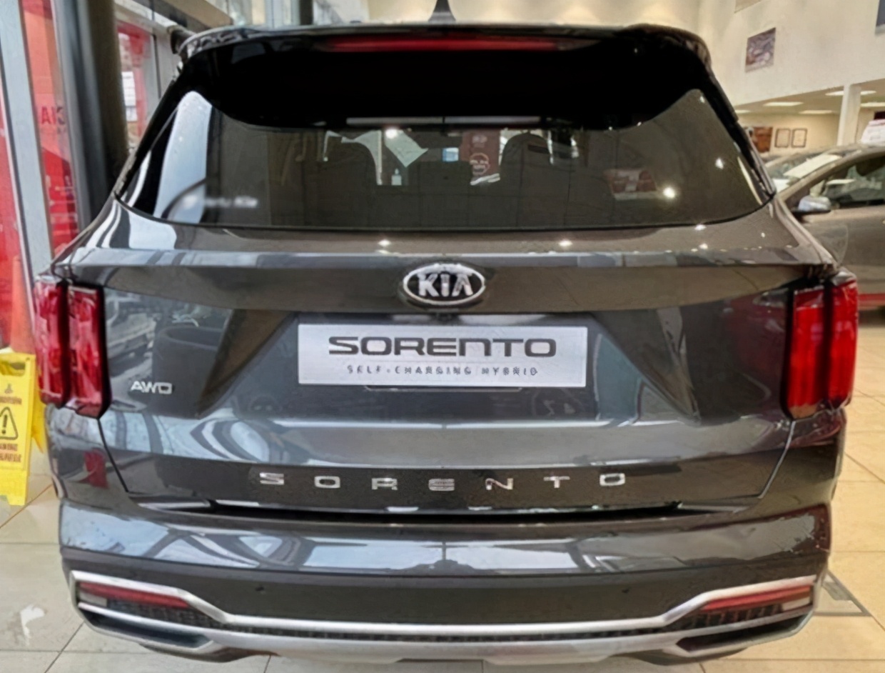 韩系“大七座”索兰托来袭,1.6T+四驱,空间媲美丰田汉兰达