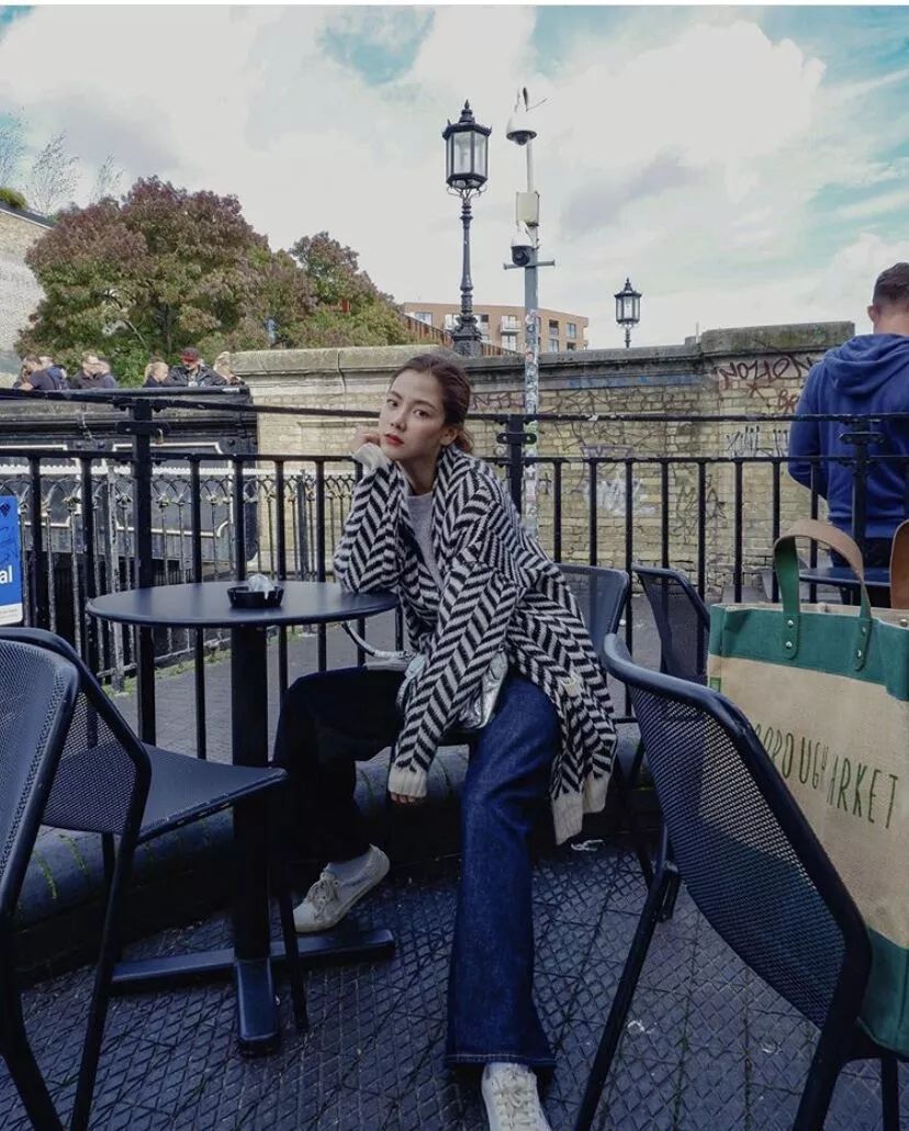 奶奶衫直筒裤搭配图,奶奶衫最洋气的搭配