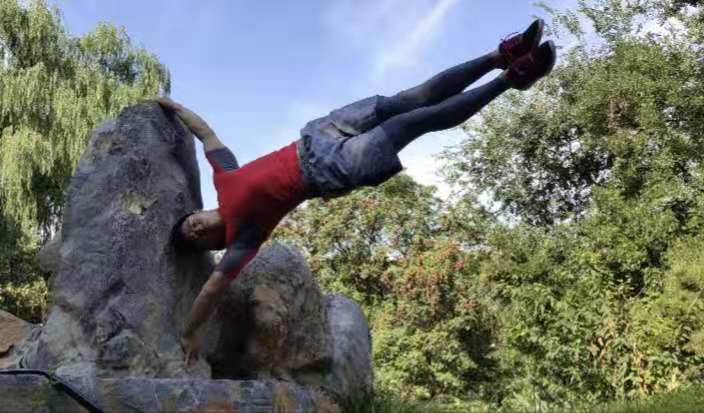 马甲线平板支撑能练成吗,马甲线单单平板支撑可以练出来吗