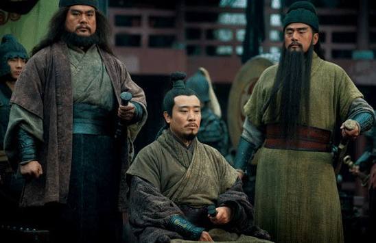 关羽为何只带五百校刀手,关羽的五百校刀手用的什么刀