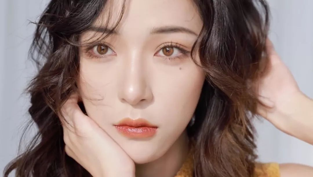 油管百万粉网红仇仇干货,秋冬蜂蜜焦糖橘系日妆教程