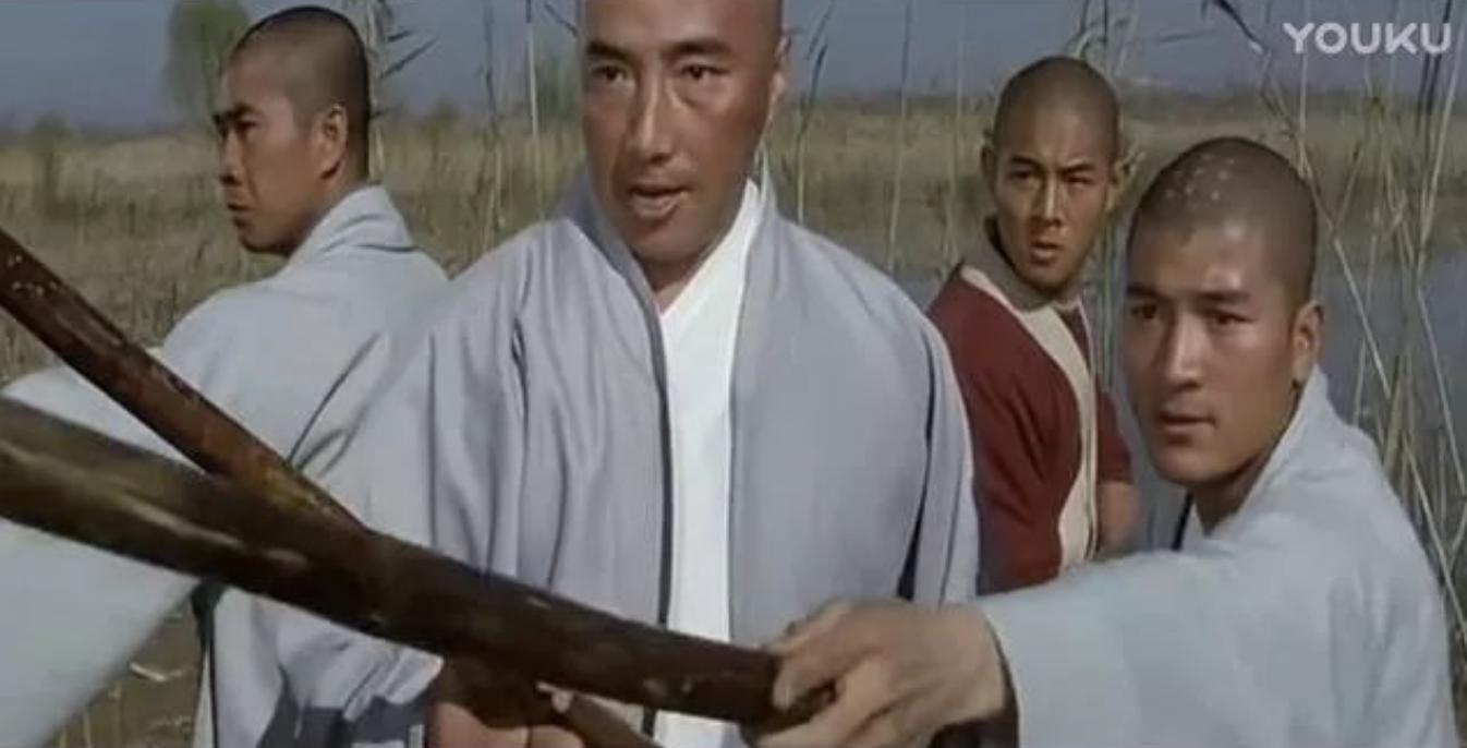 当年拍了两年的《少林寺》，李连杰被嫌弃身高，大反派都已去世