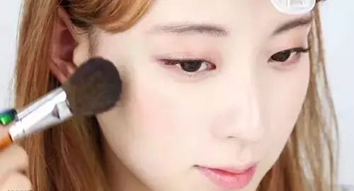 高级感妆面的化妆要点,简单易上手的甜酷妆容