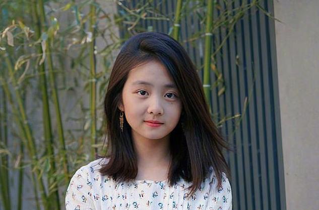 黄多多被传遭学校开除，黄磊报警后闹剧才停止，为何她总被质疑？