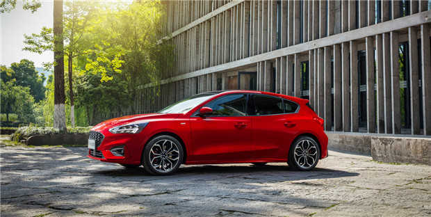 福特三缸机与四缸机抖动视频对比,福特三缸机抖