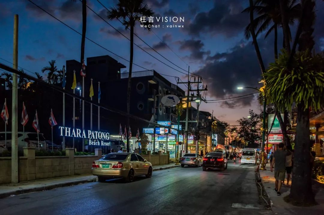 繁华熙攘，从海滩到山路的芭东（Patong）风情