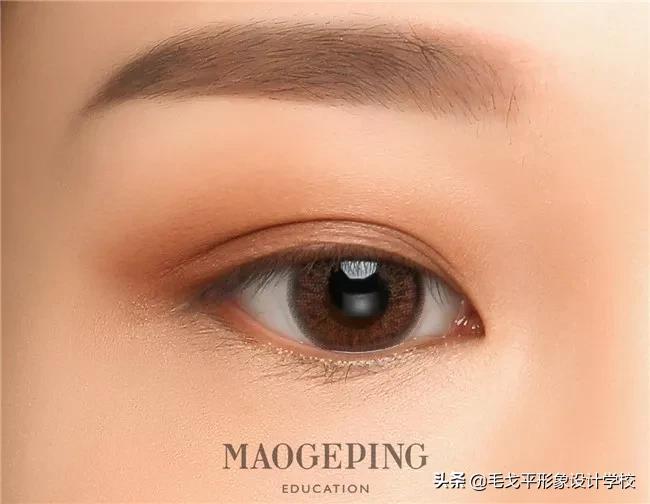 日常眼妆这样画自然清爽更耐看,日常眼妆小技巧三步轻松搞定眼妆
