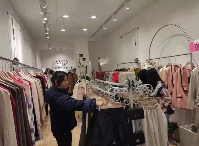 友阿门面出售,友阿旁边的蛋糕店叫什么名字