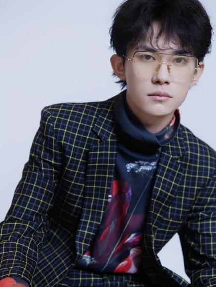 博士遭遇天价纹眉,博士花了10万纹眉