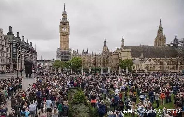 英国人嫌大本钟太脏，花5亿费4年大翻修，还要整成“蓝”色！