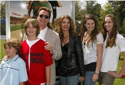 终结者主角施瓦辛格是美国州长吗,州长施瓦辛格和女终结者跳舞