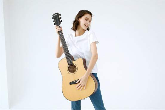 推荐一下初学吉他,适合新手小白学的吉他推荐