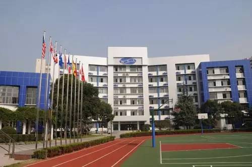 上海最贵的国际学校一年要多少钱,上海最贵的学校学生