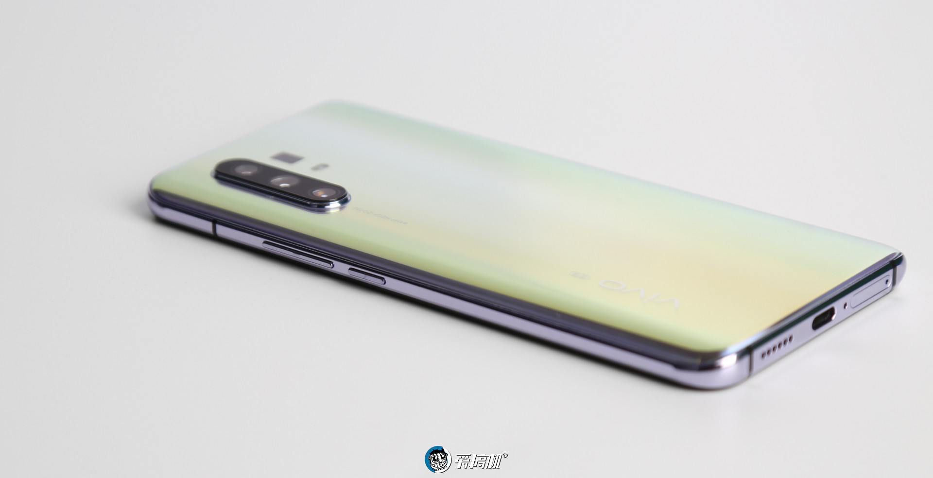 vivox30pro搭载三星5g芯片980,vivox30pro是第一款5g手机