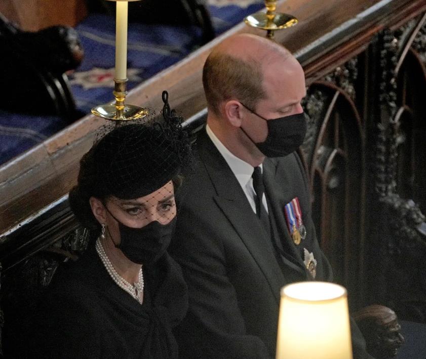 凯特加冕礼项链,凯特红毯造型效果图