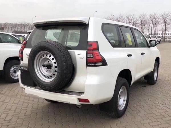 丰田霸道2700性能测试,丰田霸道2700中东版越野性能视频