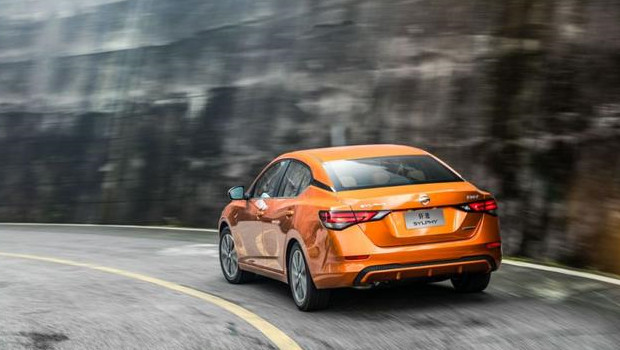 日产轩逸和丰田雷凌哪个值得买,雷凌1.2t和轩逸1.6发动机哪个好