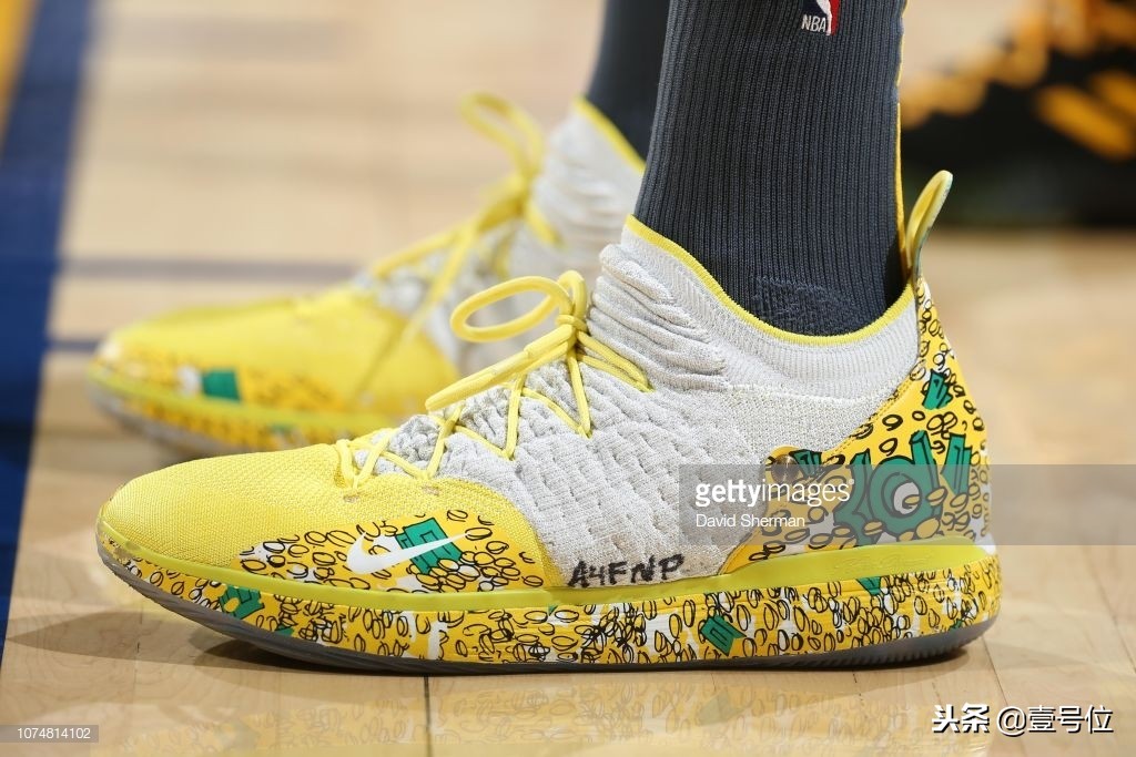 2018圣诞大战明星穿什么鞋,2018圣诞大战明星穿的球鞋