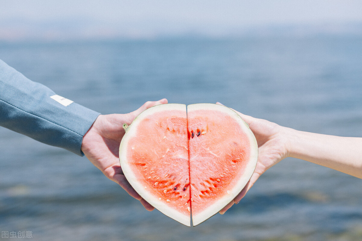 自己一个人自拍婚纱照,火爆朋友圈自拍婚纱照