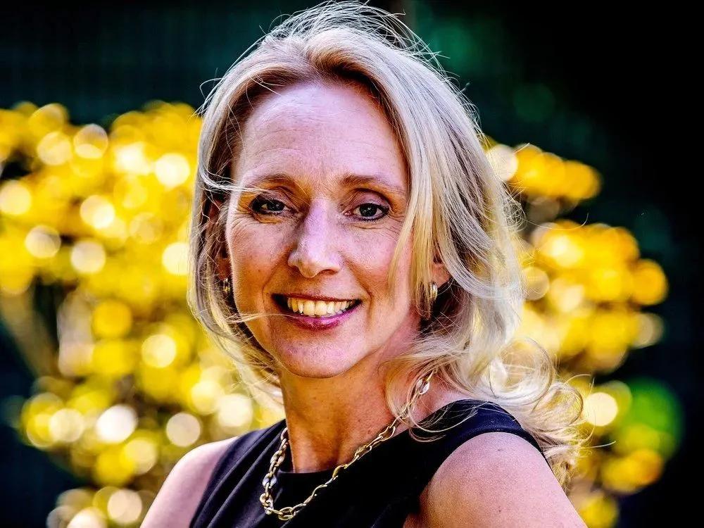 Dior成全球最具媒体影响力的奢侈品牌；森马上半年利润猛涨近30倍