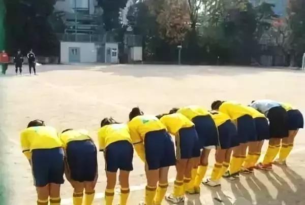 日本3比0伊朗进决赛,日本3:0伊朗足球