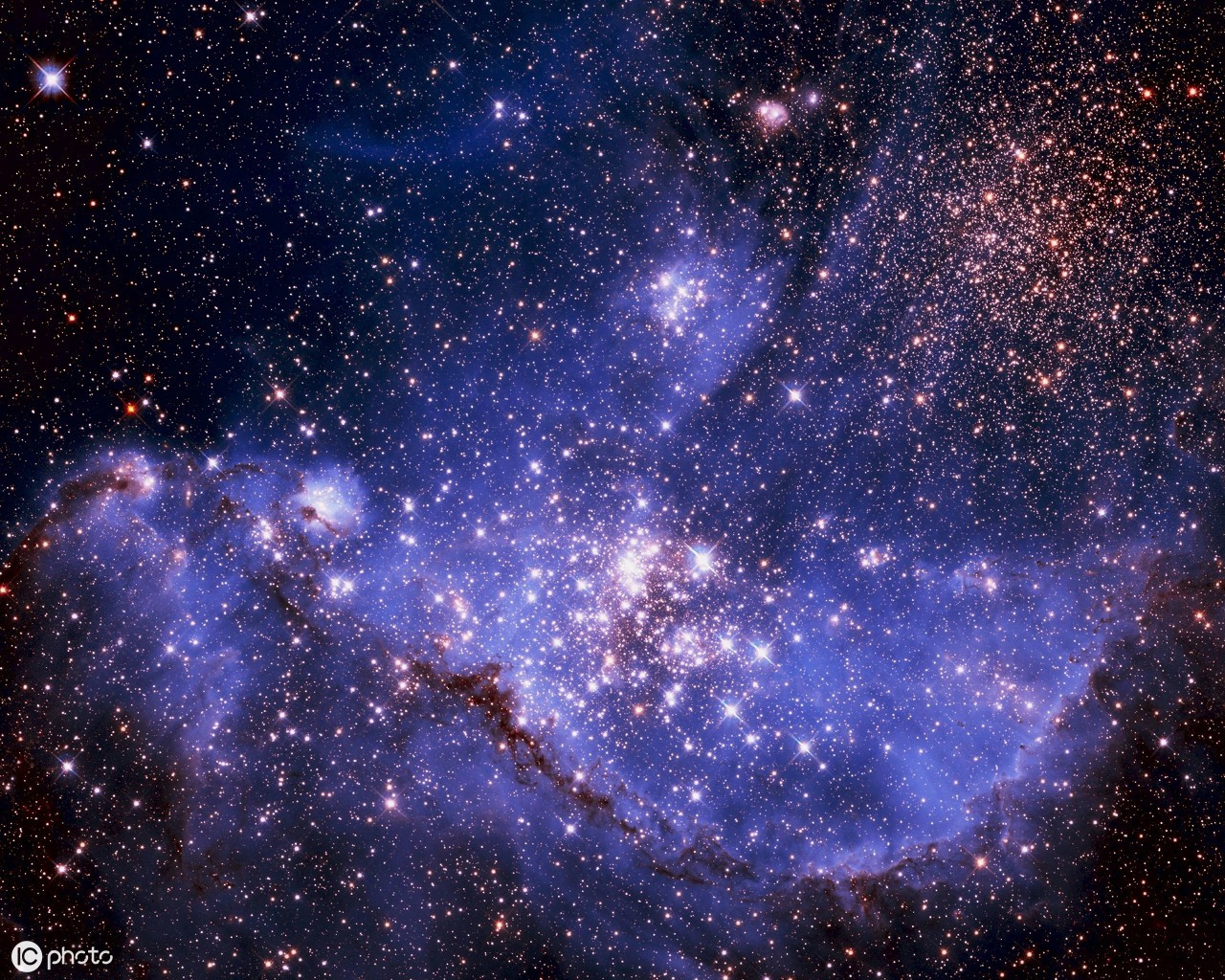 行走江湖，行侠仗义，饮马江湖