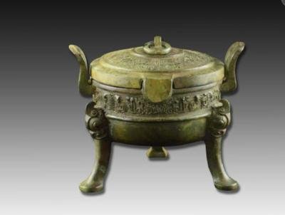 他是厨师的祖师爷，也是极致的小人，杀了自己的儿子献媚主公