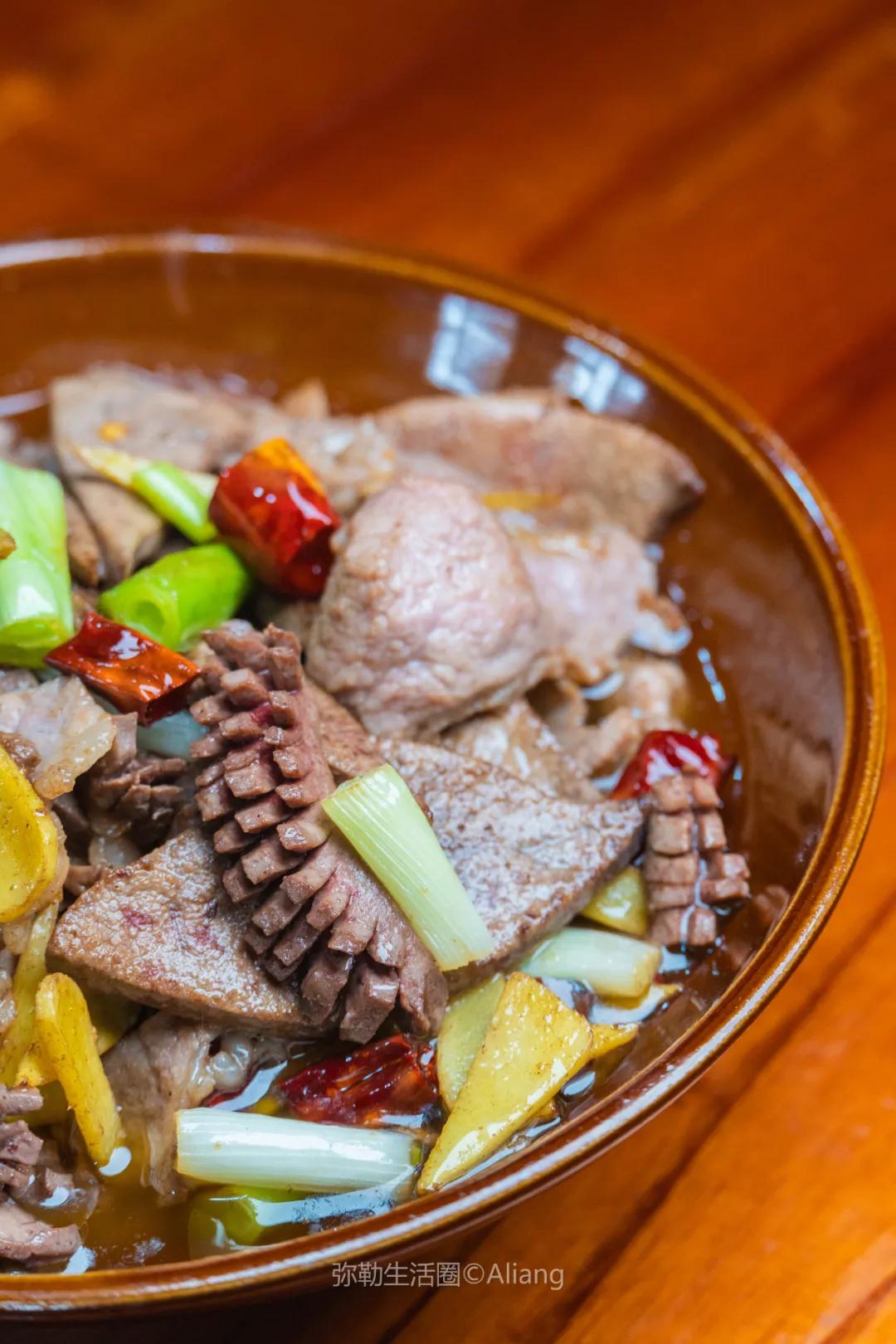 弥勒97年历史的老饭店，传了四代人，穿开裆裤小娃吃成了老头