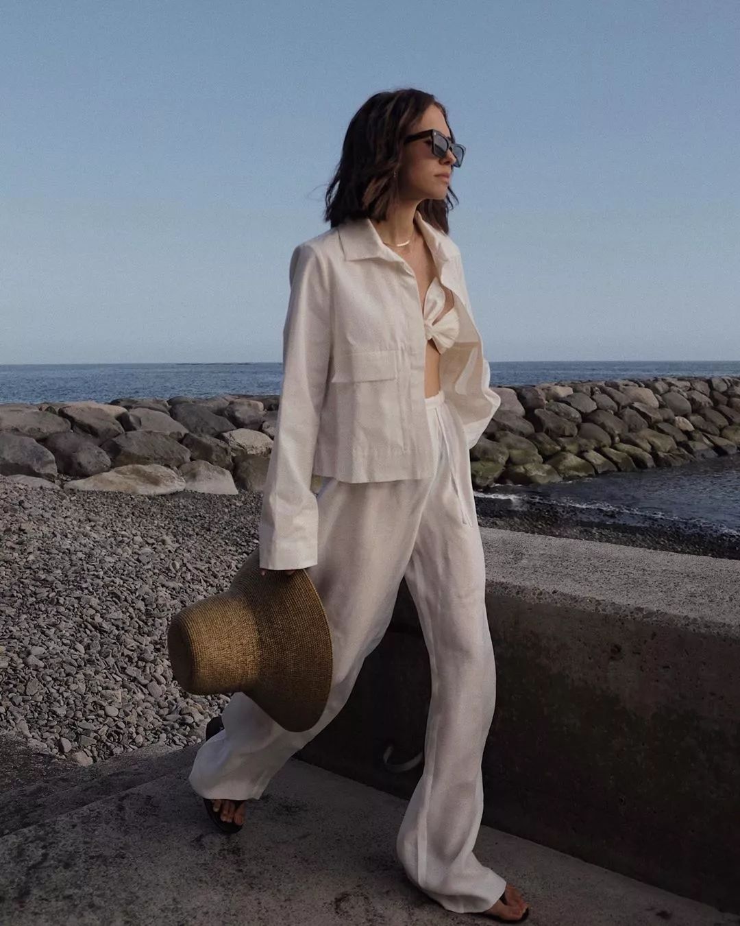 夏季穿亚麻的衣服好还是纯棉的好,夏天穿亚麻舒服还是棉舒服