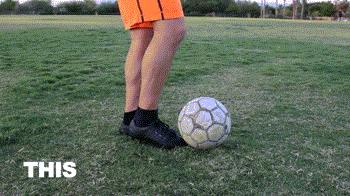 侧凌空射门的正确方法,凌空射门教学