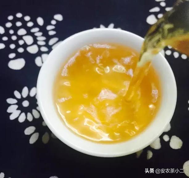 怎样辨别生普洱茶饼的好坏,如何辨别小青柑普洱茶的好坏