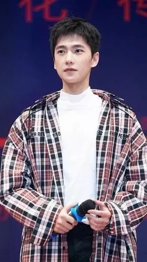 被疯狂吐槽的直男格纹，居然也有今天