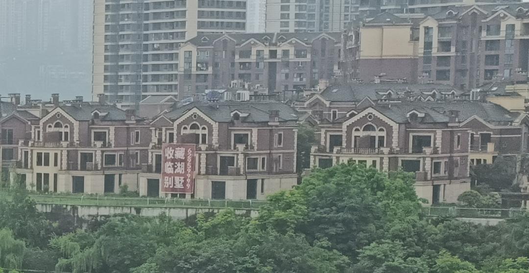 realmeq3是一款直面屏手机吗,realme最具性价比的千元机