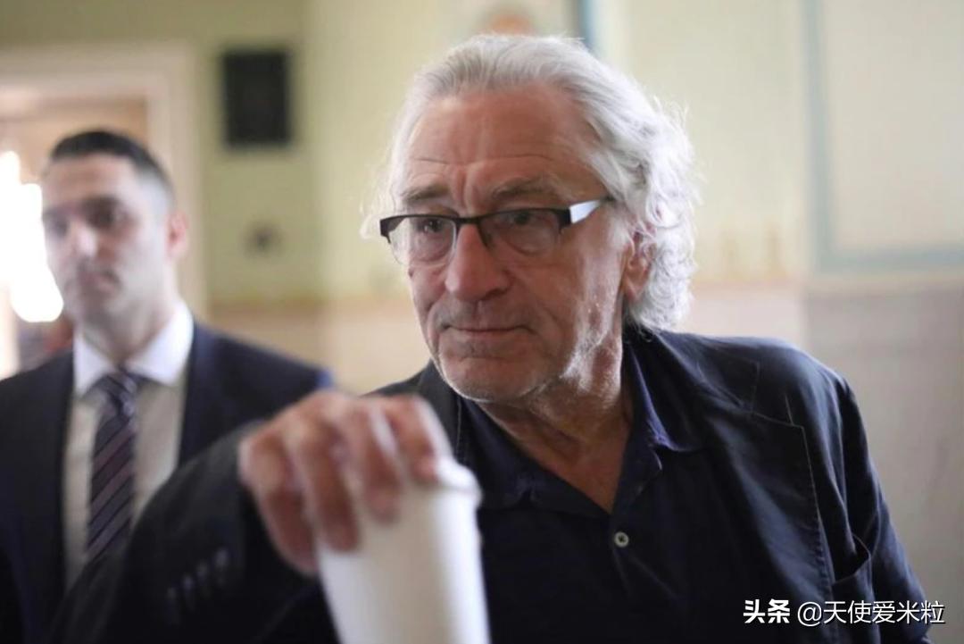 被天价离婚抚养费拖垮，老戏骨罗伯特·德尼罗狂拍戏只为赚钱？