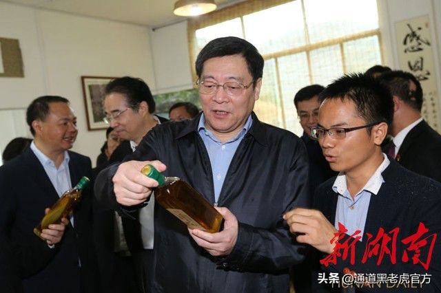 被省委书记惦记的通道小伙，正带村民种山果致富（转载）