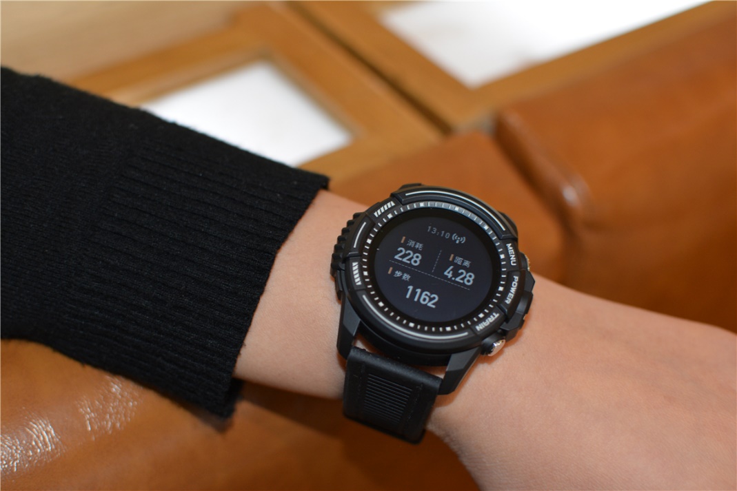 jeep智能全境界腕表值得买吗,jeep智能手表值不值得入手