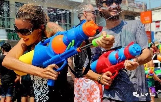 2019年泰国泼水节时间,泰国泼水节狂欢现场视频