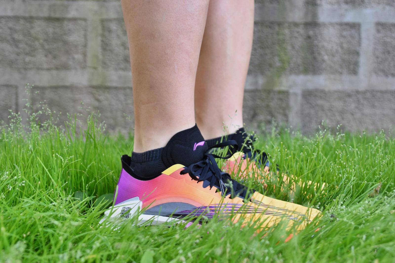 跑鞋测评态极,李宁飞电3.0challenger和李宁小绝影