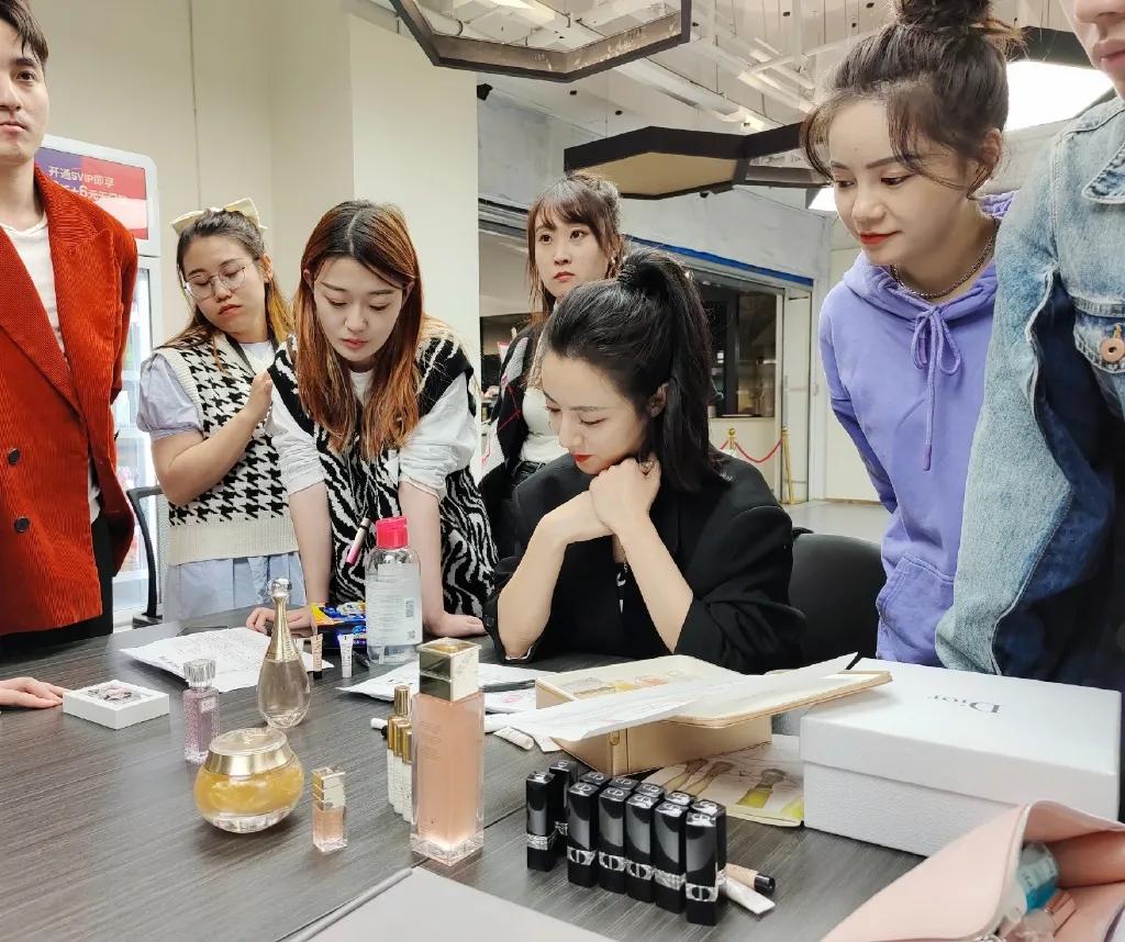 网红直播带货造假事件,主播直播带货销售数据造假