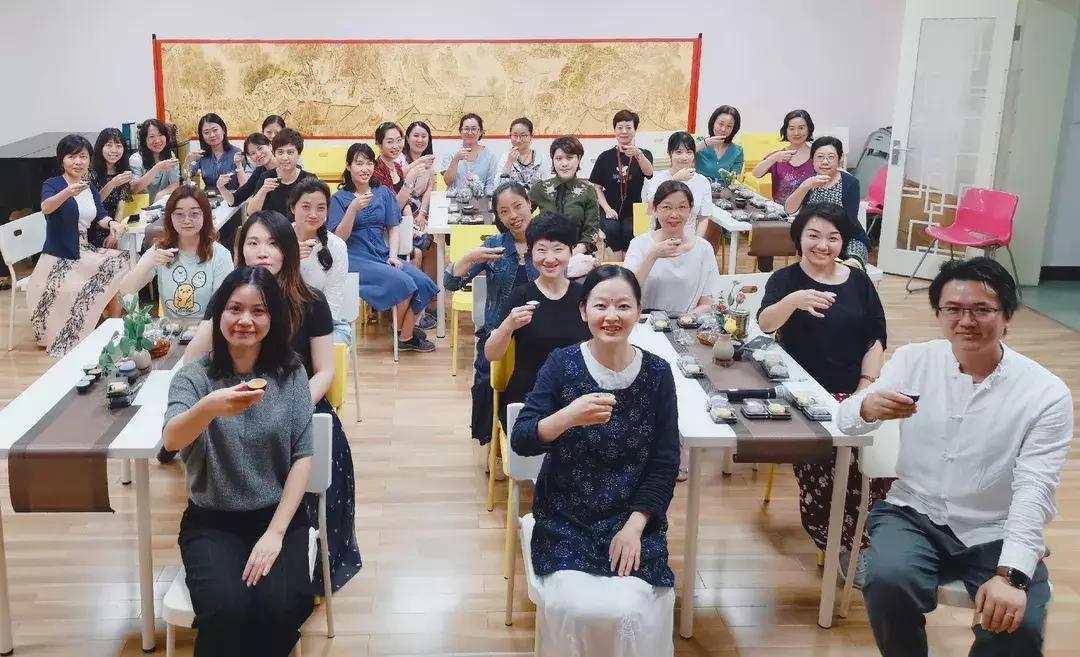 葱茏六月，秦汉胡同商务活动大事纪