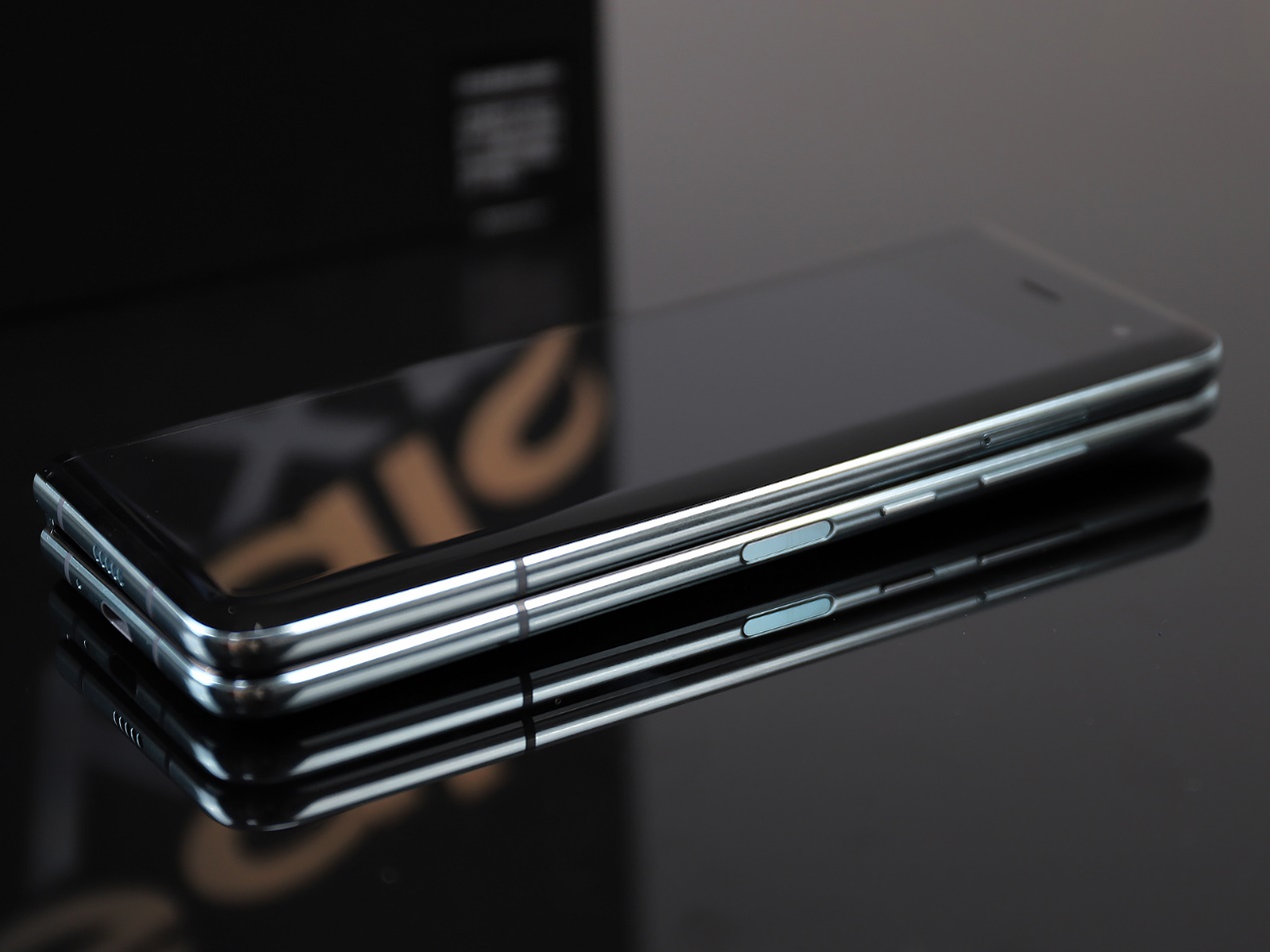 三星galaxyfold4用了两年后的状态,三星galaxyfold玩明日之后