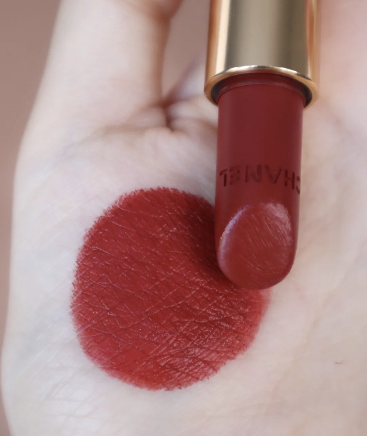 香奈儿口红277狮子赤焰红棕,2021香奈儿口红277