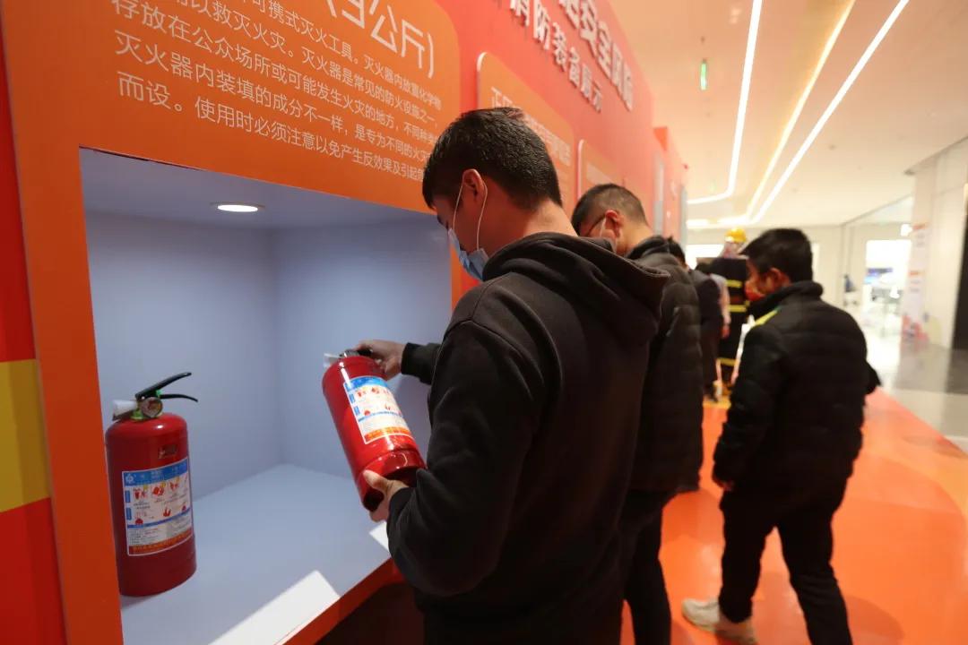 综合体换装“救援橙”！“橙色力量”消防街区邀你一起来打卡！