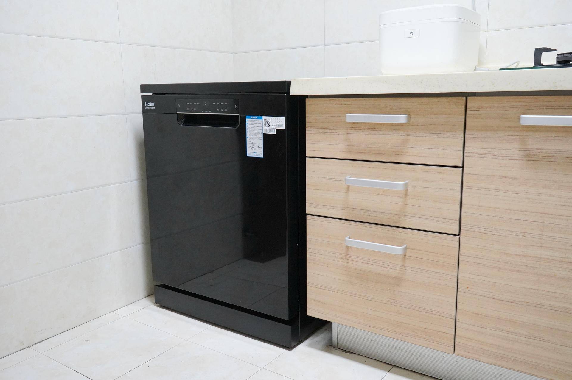 解放双手洗碗机图片,海尔eyw13028洗碗机测评