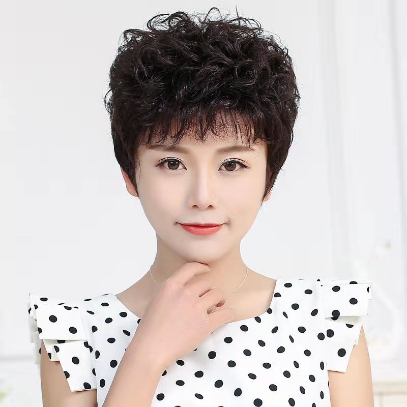 女人过了50岁发型首选烫小卷,50岁女人烫满头小卷